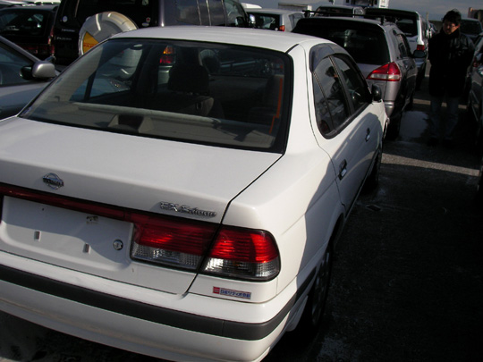 2000 Nissan Sunny Pictures