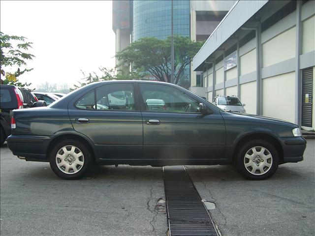 2000 Nissan Sunny Photos
