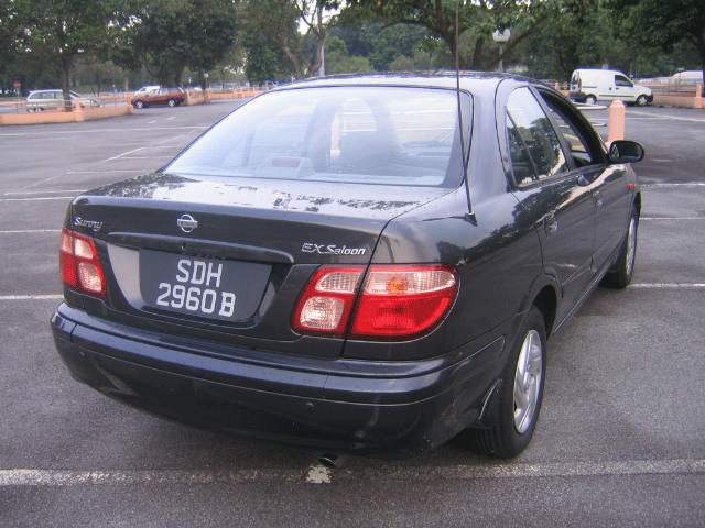 2000 Nissan Sunny Pictures