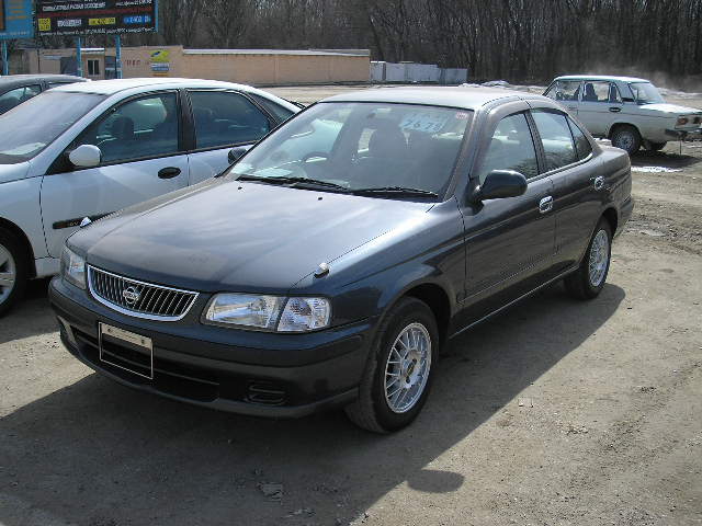 2000 Nissan Sunny Photos