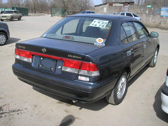 2000 Nissan Sunny Pictures