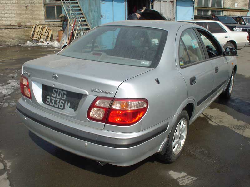 2000 Nissan Sunny Photos