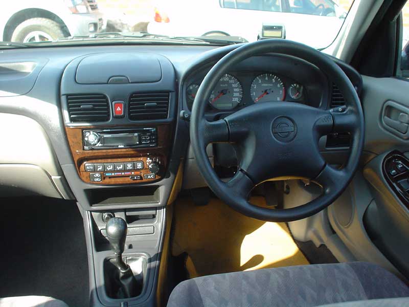 2000 Nissan Sunny Pictures