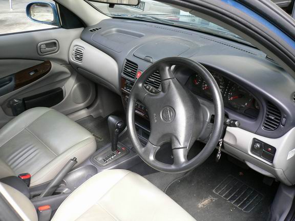 2000 Nissan Sunny Pics