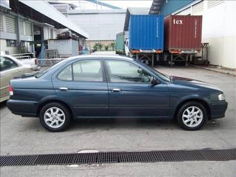 2000 Nissan Sunny Photos