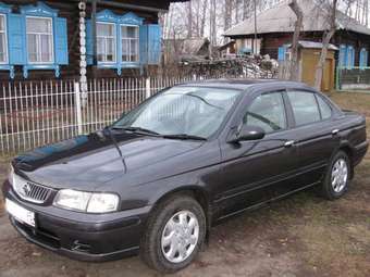 2000 Nissan Sunny Photos