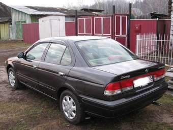 2000 Nissan Sunny Photos