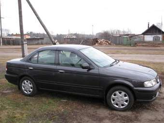 2000 Nissan Sunny Pictures
