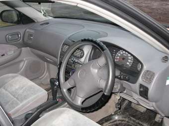 2000 Nissan Sunny Photos