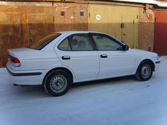 2000 Nissan Sunny Pictures