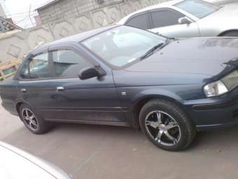 2000 Nissan Sunny Pictures