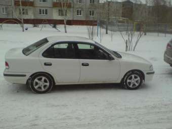 2000 Nissan Sunny Wallpapers