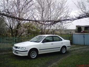 2000 Nissan Sunny Pictures