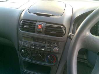 2000 Nissan Sunny Wallpapers