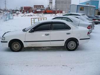 2000 Nissan Sunny Wallpapers