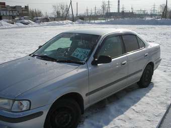 2000 Nissan Sunny Pictures