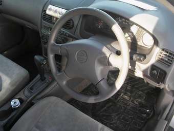 2000 Nissan Sunny Pictures