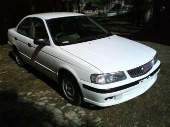 2000 Nissan Sunny Pictures