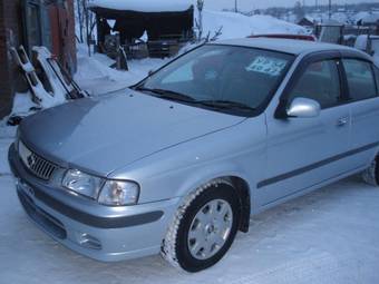 2000 Nissan Sunny Images