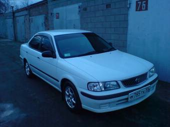 2000 Nissan Sunny Pictures