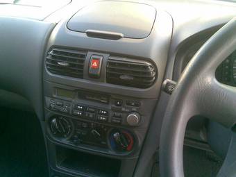 2000 Nissan Sunny Pictures