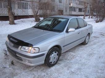 2000 Nissan Sunny Pictures