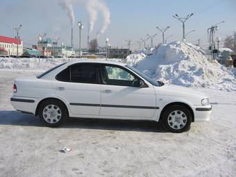 2000 Nissan Sunny Pictures