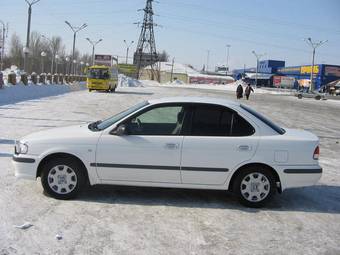 2000 Nissan Sunny Photos