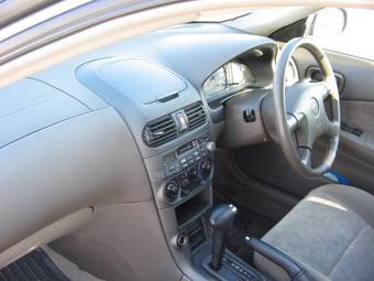 2000 Nissan Sunny Pictures