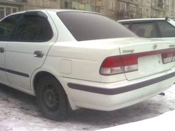 2000 Nissan Sunny Images