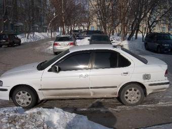 2000 Nissan Sunny Pictures