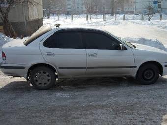 2000 Nissan Sunny Photos