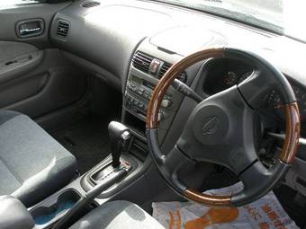 2000 Nissan Sunny Pictures
