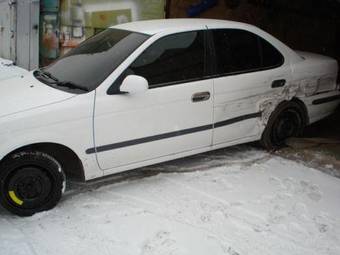 2000 Nissan Sunny Photos