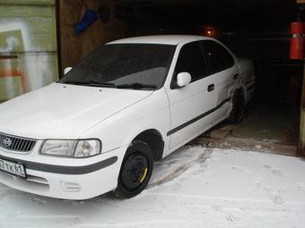 2000 Nissan Sunny Pictures