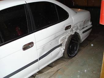2000 Nissan Sunny Photos