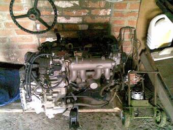 2000 Nissan Sunny Photos