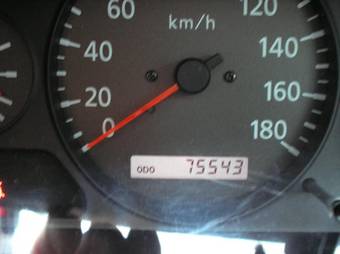 2000 Nissan Sunny Photos