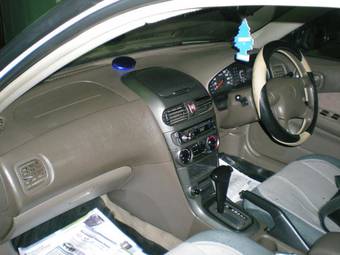 2000 Nissan Sunny Photos