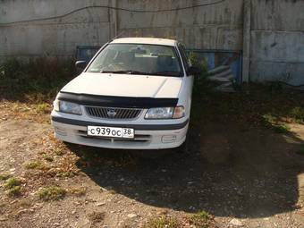 2000 Nissan Sunny Photos