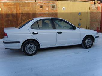 2000 Nissan Sunny Photos