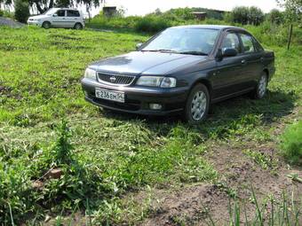 2000 Nissan Sunny Photos