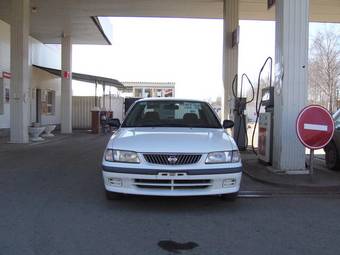 2000 Nissan Sunny Photos