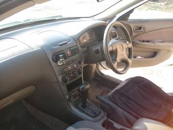 2000 Nissan Sunny Pictures
