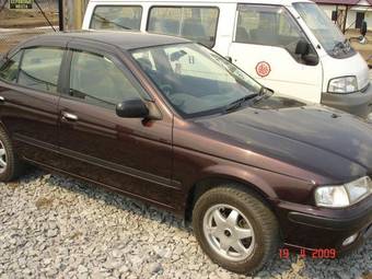 2000 Nissan Sunny Pictures