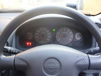 2000 Nissan Sunny Photos