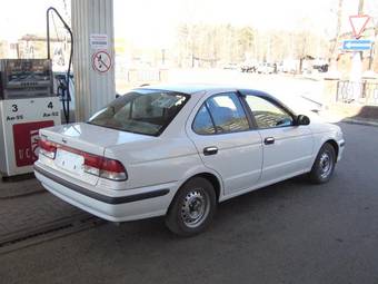 2000 Nissan Sunny Photos