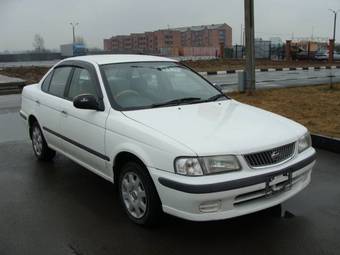 2000 Nissan Sunny Photos