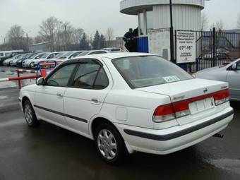 2000 Nissan Sunny Photos