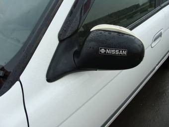 2000 Nissan Sunny Wallpapers